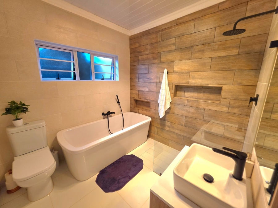 5 Bedroom Property for Sale in Panorama Free State